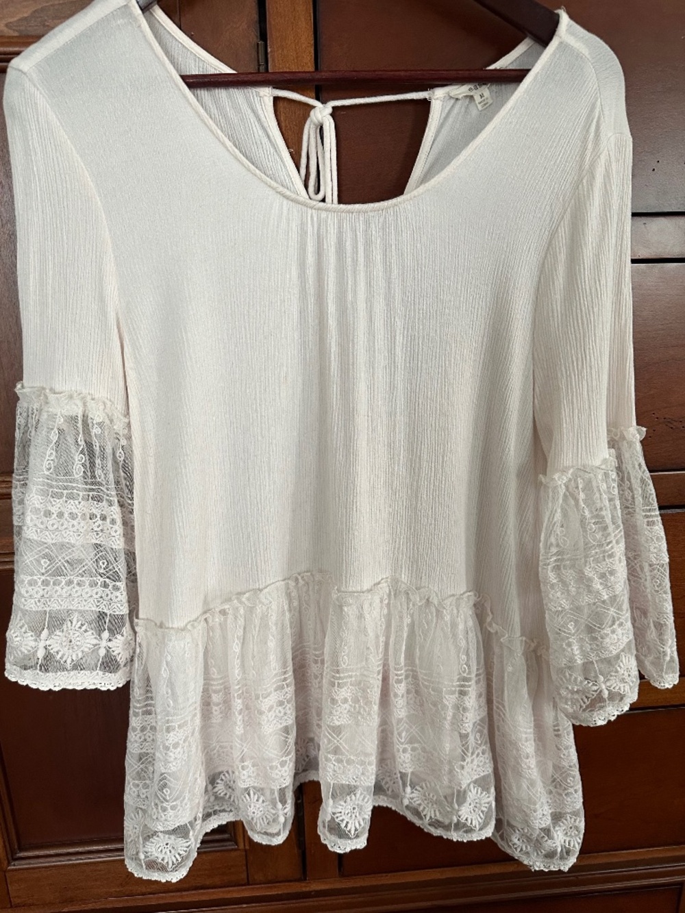 Easel Ivory Cream Lace Hem & Sleeves Lined Stretch Flowy Tunic Top Size M EUC
